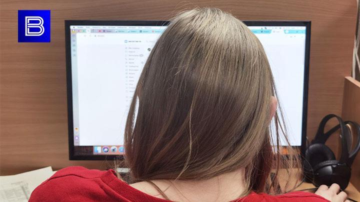 Специалисты рекомендуют офисным работникам устраивать "физминутки" в течение дня